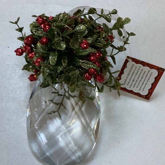 Christmas Mistletoe Kissing Krystals Holiday Hanging Ornament NWT - Picture 3 of 13